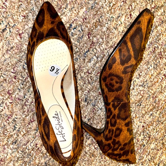 Leopard print heels - Picture 2 of 9